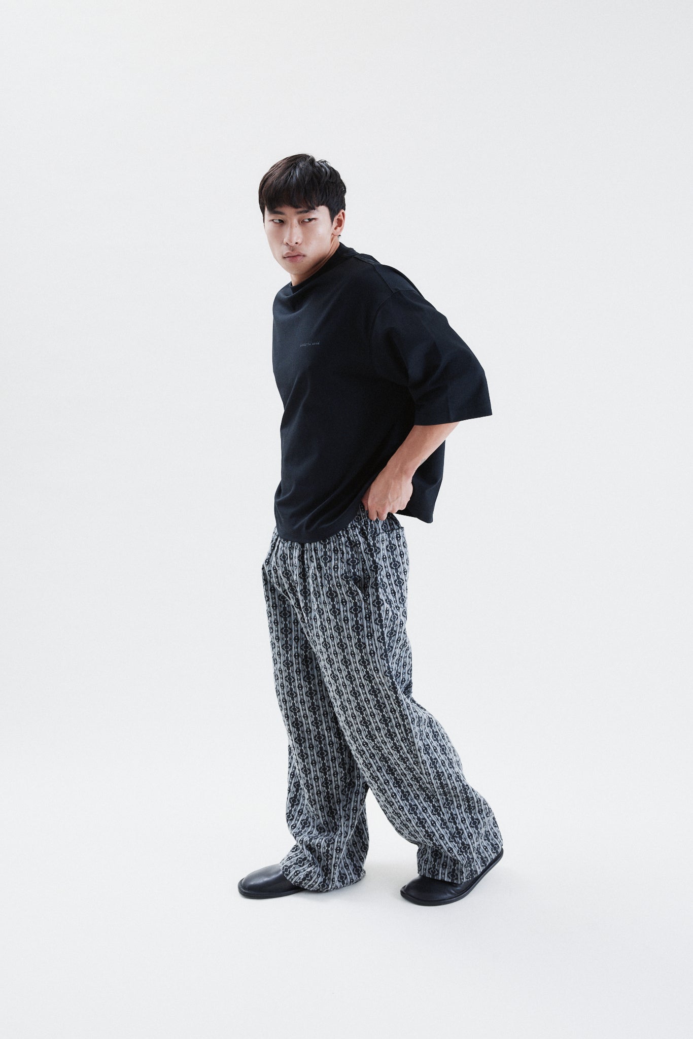 Kuro Trousers