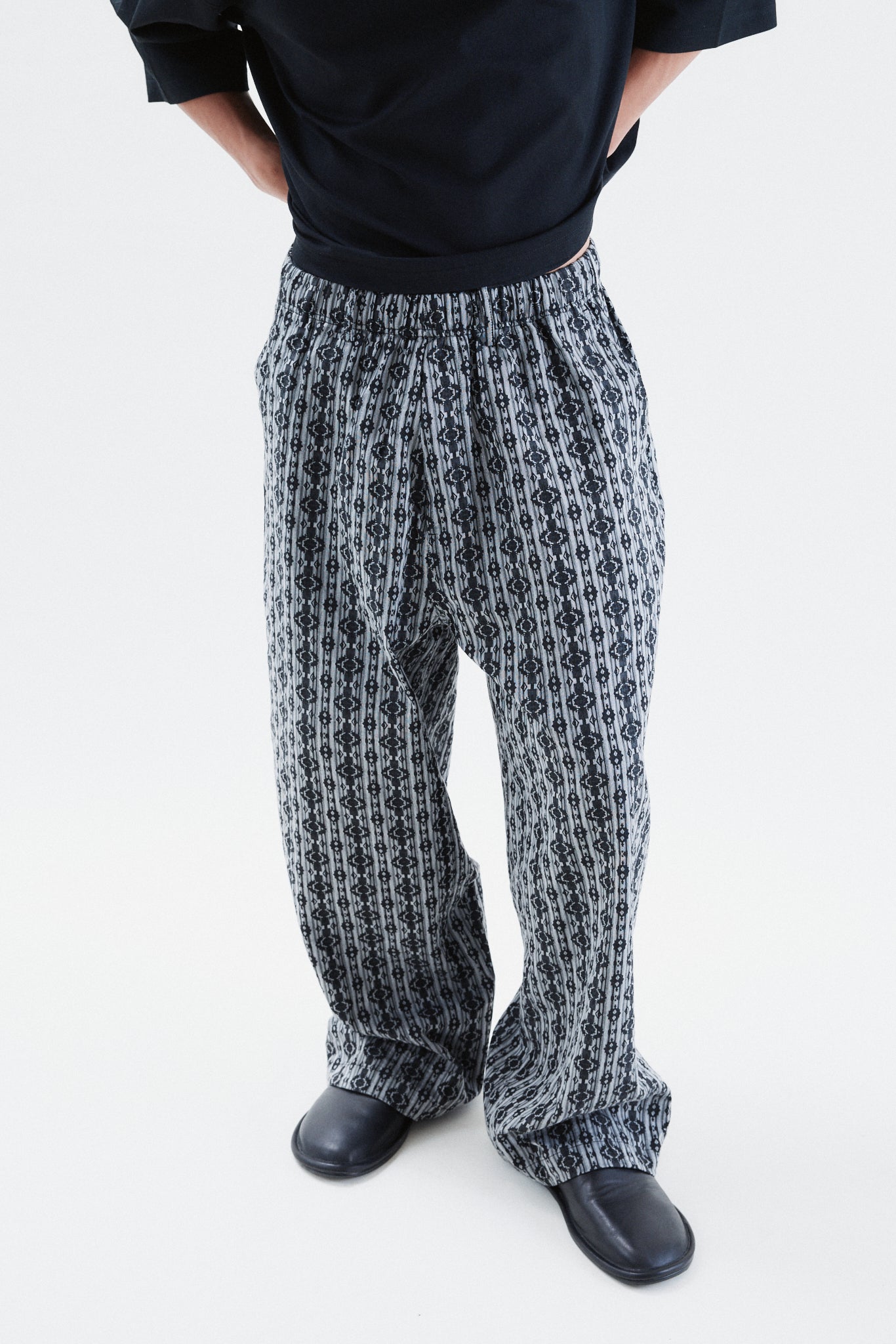 Kuro Trousers