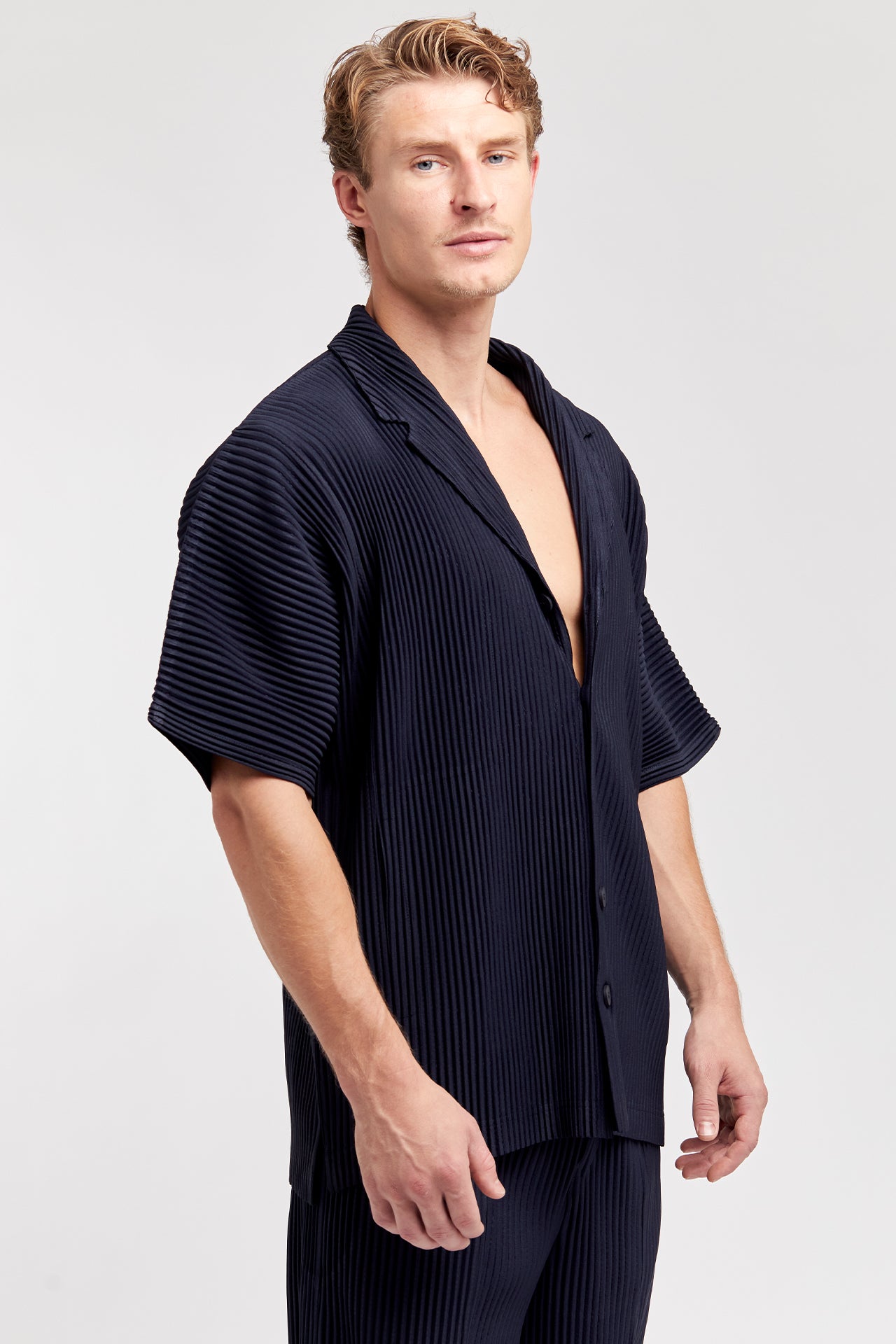 Pleated  -  Shirt
