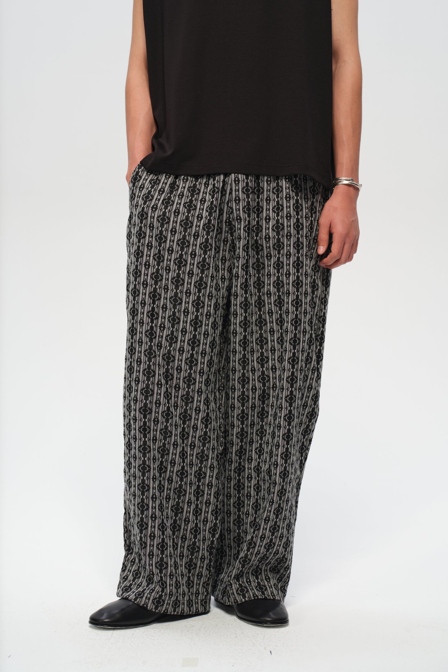 Kuro Trousers