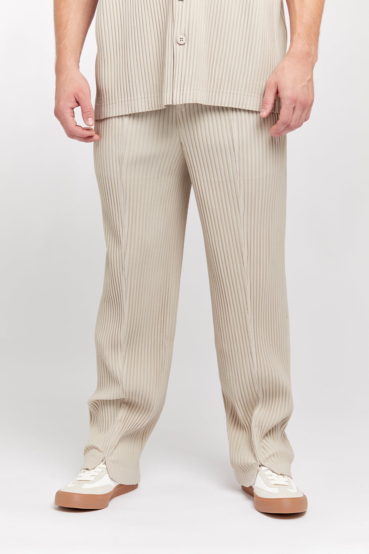 Pleated - Trousers